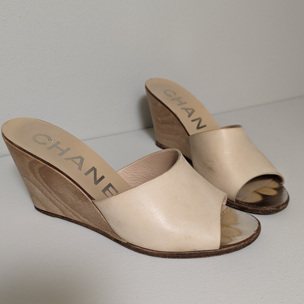 Chanel Interlocking CC Logo Tan Wedges